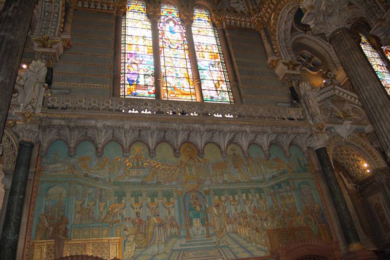 dsc_0117 Vue des vitraux de la Basilique