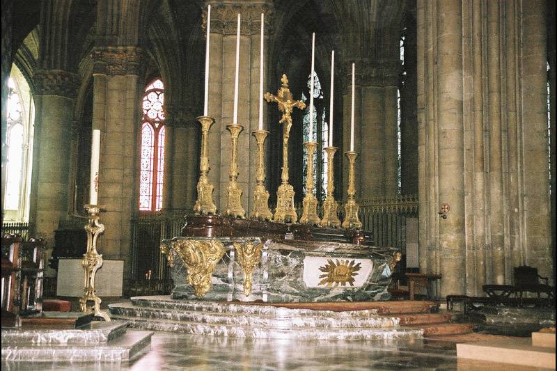 photo_300 Reims la cathdrale l'autel vue de cot